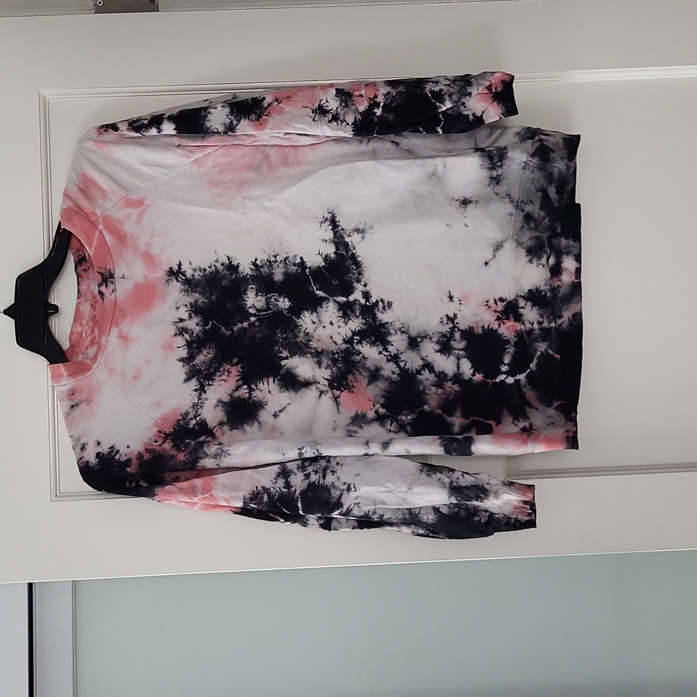 DTLA size s, light sweat shirt